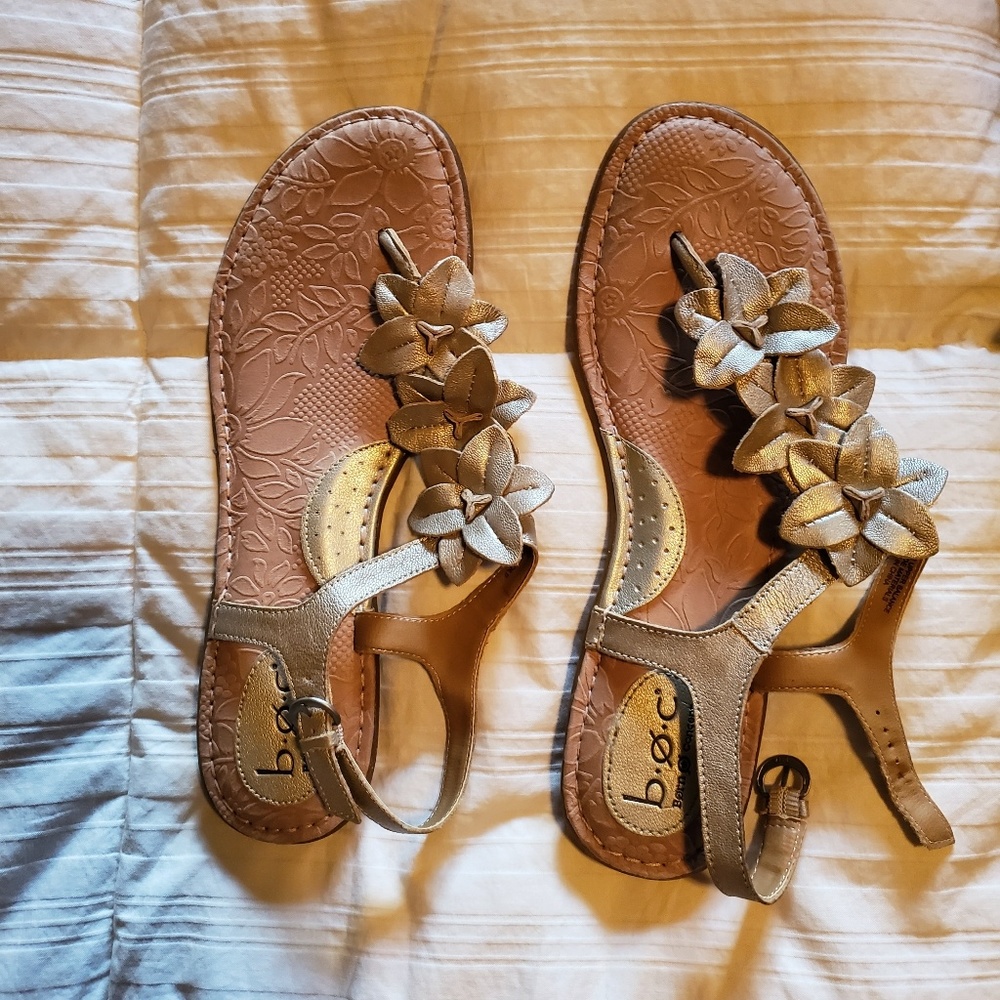 BØC Gold Metallic Flower Sandals